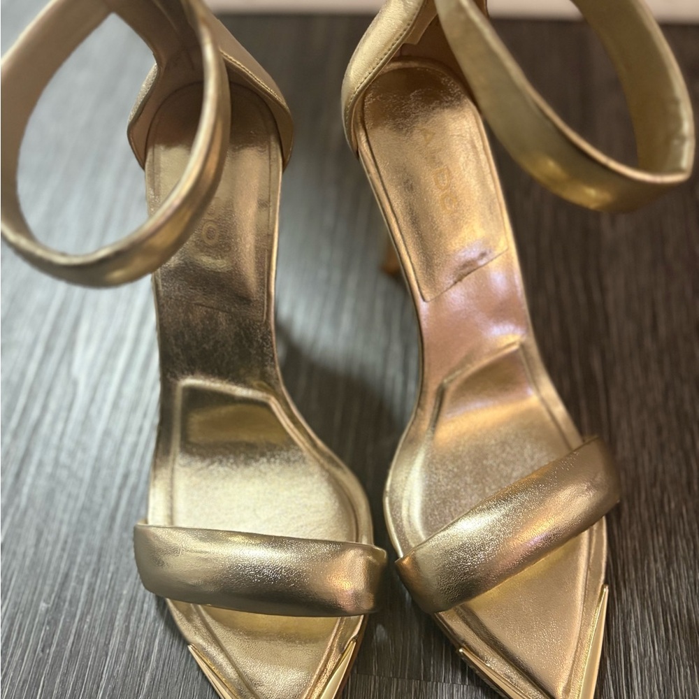 Aldo Gold Stiletto Heels with Minimalist Design
